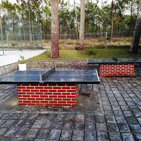 Отель Orbitur Valado Bungalows Caravan Park Назаре